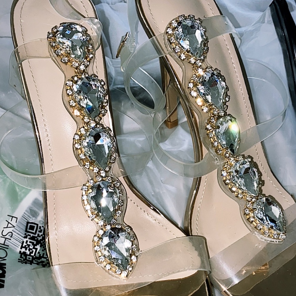 Gorgeous Heels with rhinestones